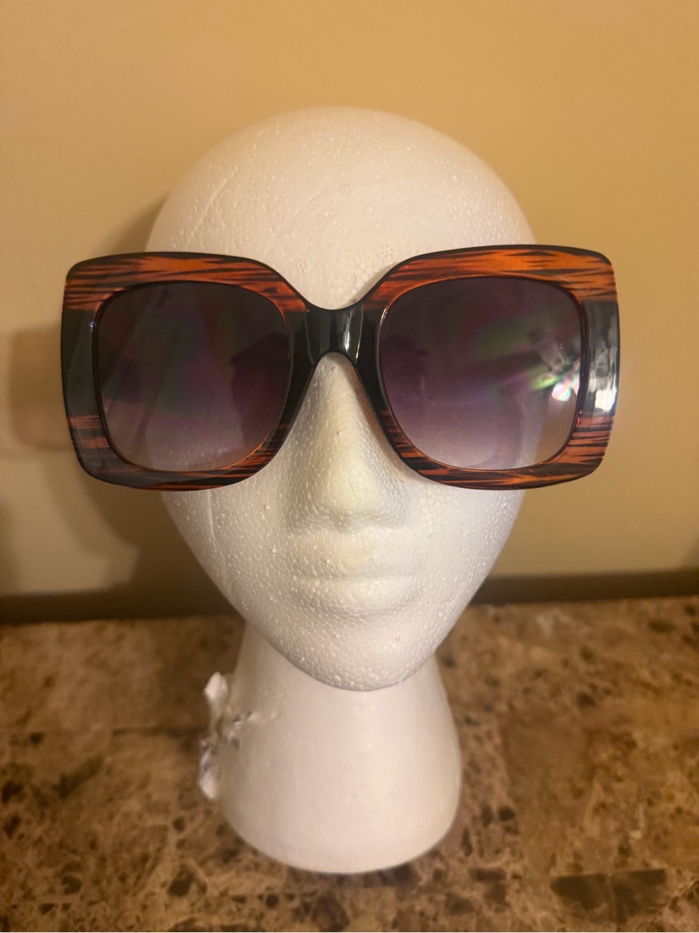 Izzy & Liv Women’s Oversized Square Sunglasses in Brown Woodgrain New!